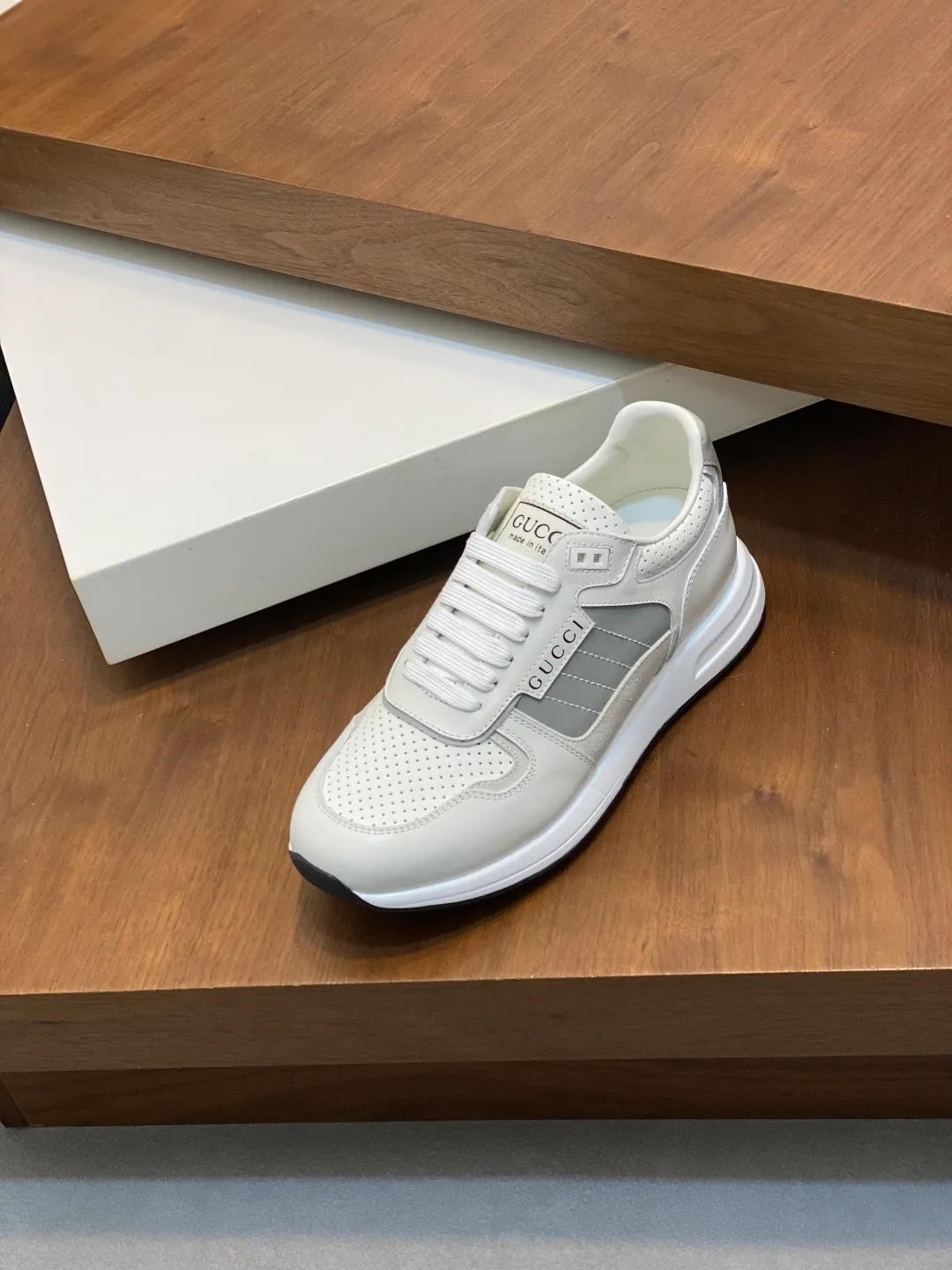 Factory price: 460💰[Gucci] Gucci - High-end quality original order - Upper: Nappa calfskin, pebbled calfskin, computer embroidered brand totem - Inner: water-dyed cowhide - Outsole: ultra-light T men's shoes 💰U·Rubber; two-color molded outsole - Super high quality control·Fine workmanship: highlighted (high-end·luxury·grade) -Size: 38-45